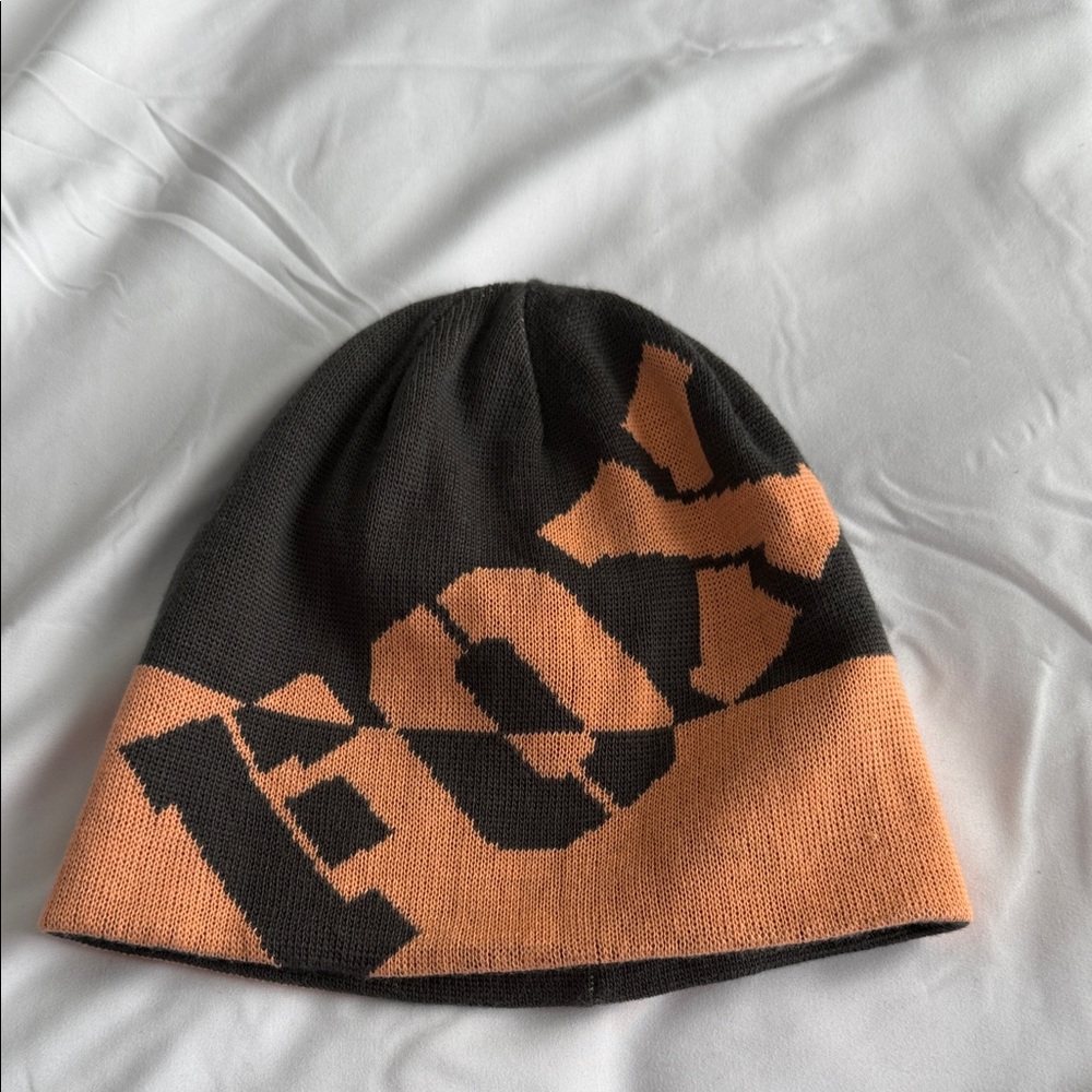 Fox Two-Tone Grey and Orange Reversible Beanie